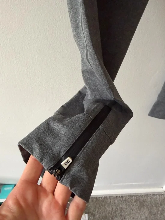 On Running Men’s Running Pants in Eclipse/Lead Size Medium Vented Track Pant - Picture 8 of 16